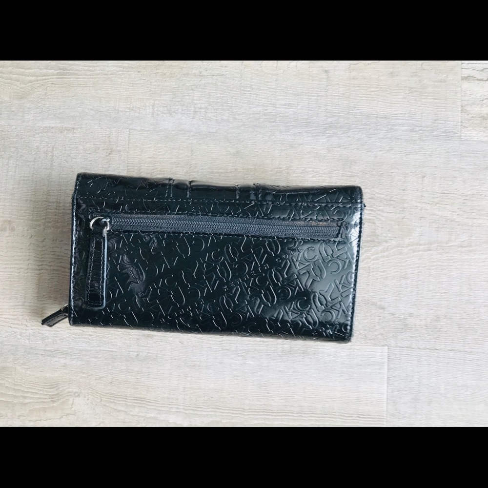 Kenneth Cole Reaction Wallet - Picture 4 of 5